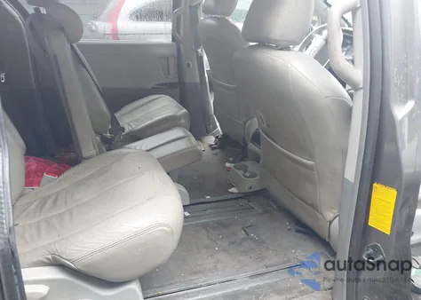 2011 Toyota Sienna Le V6 из США, поврежденный, VIN 5TDKK3DC1BS045893